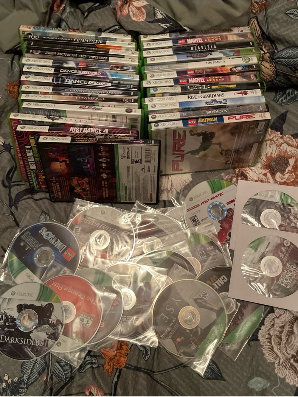 Microsoft Xbox 360 Game Disc Collection in Green and White Labels